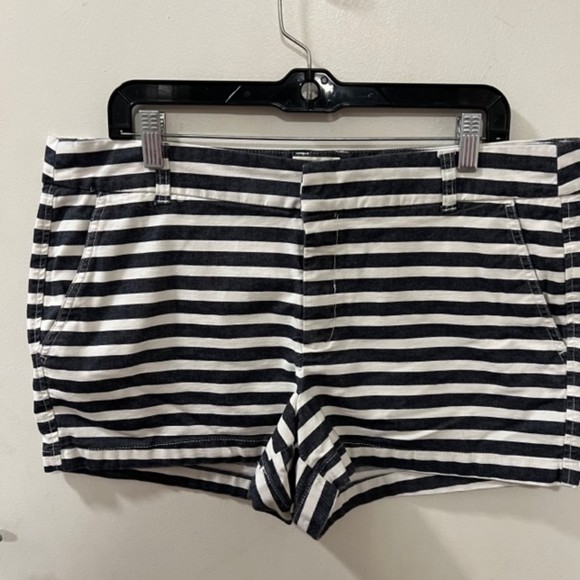 KHAKIS BY GAP The 3 Inch Short Womens Blue Striped Stretch Denim Size 16 - Picture 3 of 10